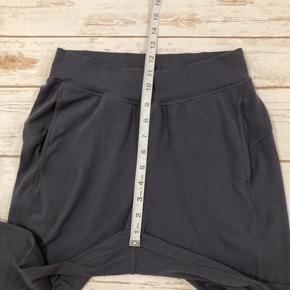 Lululemon Rejuvenate Crop *18
